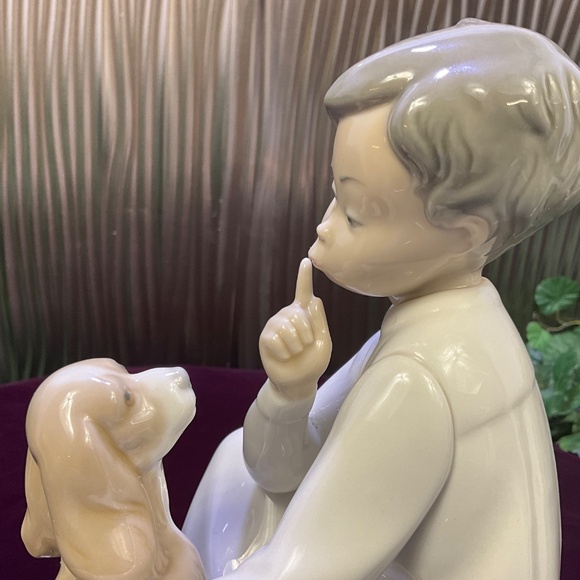 Lladro Boy with Dog #4522 - Picture 6 of 7